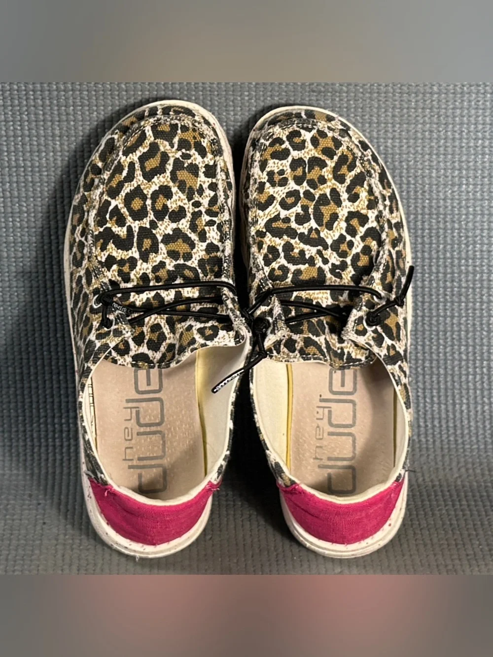 Hey Dude Women’s Wendy Cheetah Slip On Comfort Shoes Size 5